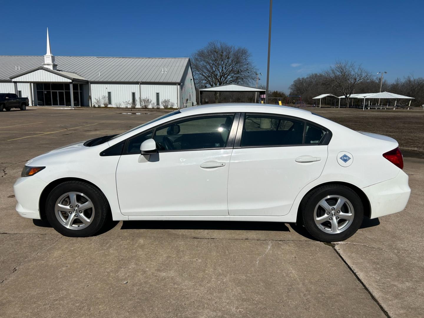 2012 White /Gray Honda Civic CNG Sedan 5-Speed AT (19XFB5F59CE) with an 1.8L L4 SOHC 16V CNG engine, 5-Speed Automatic transmission, located at 17760 Hwy 62, Morris, OK, 74445, (918) 733-4887, 35.609104, -95.877060 - Photo#7